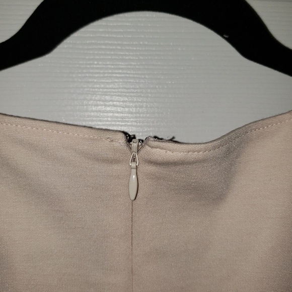 Dress - Picture 6 of 7